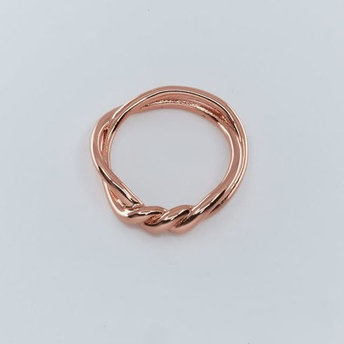 Tornado knot ring
